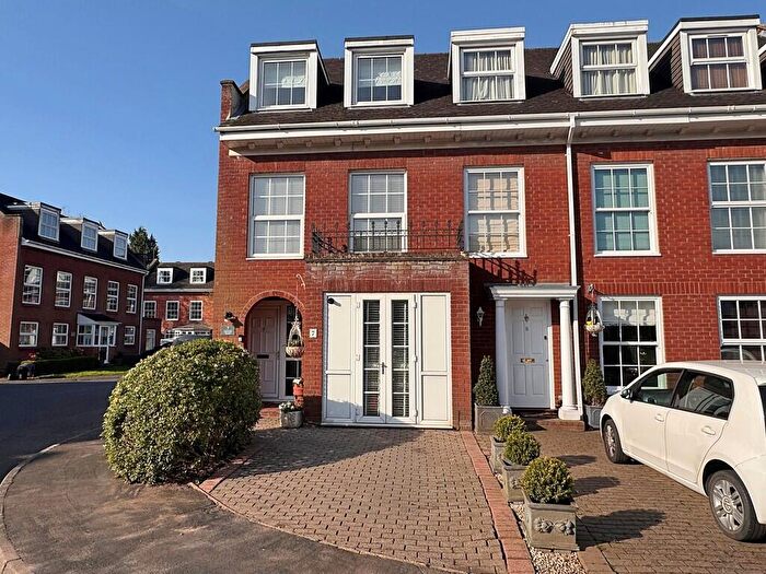 3 Bedroom Town House For Sale In John Nash Square, Kenilworth, CV8