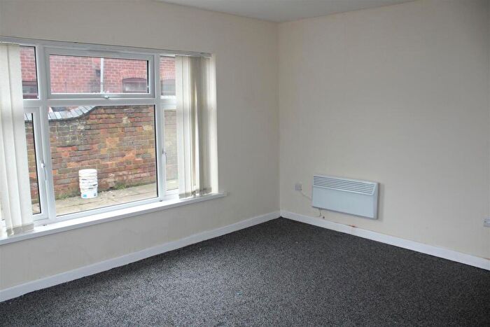 1 Bedroom Terraced House To Rent In Beeches Road, West Bromwich, B70