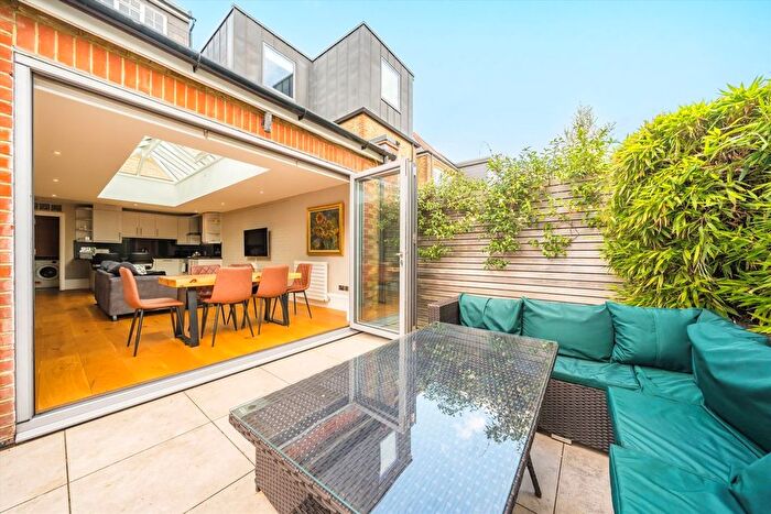2 Bedroom Flat For Sale In Langside Avenue, Putney, SW15