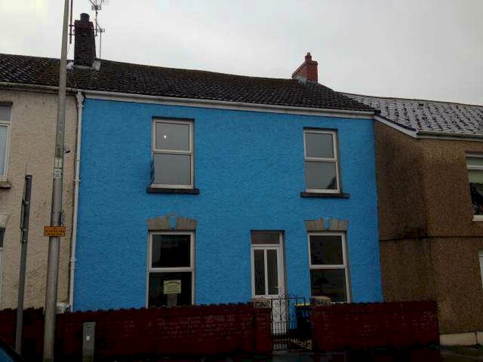 4 Bedroom House To Rent In Causeway Street, Kidwelly, Carmarthenshire, SA17