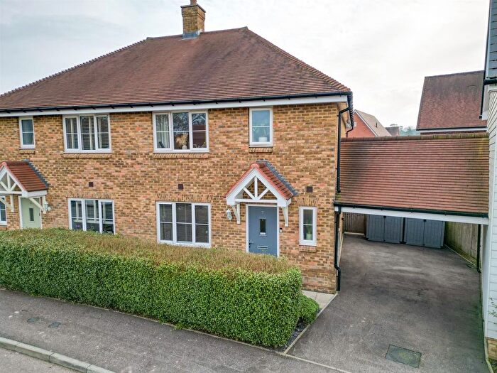 3 Bedroom Semi-Detached House For Sale In Armistice Way, Harrietsham, Maidstone, ME17