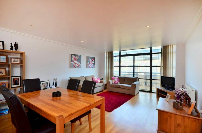 2 Bedroom Flat To Rent In Ferry Quays, Brentford, TW8
