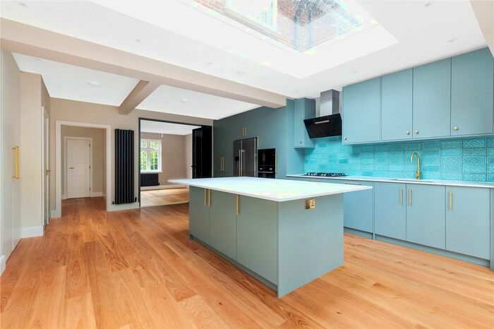 4 Bedroom Terraced House To Rent In Crestway, London, SW15