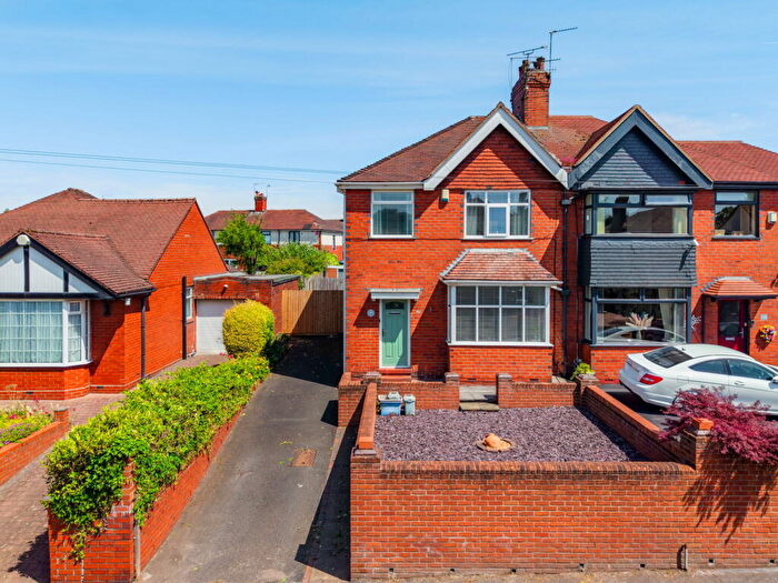 3 Bedroom Semi-Detached House For Sale In Dimsdale Parade West, Wolstanton, Newcastle-under-Lyme, ST5