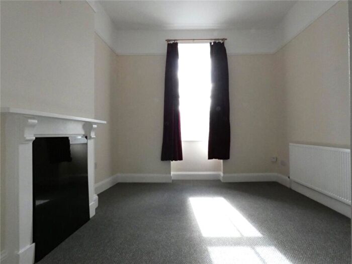 1 Bedroom Apartment To Rent In Castle Square, Caernarfon, LL55