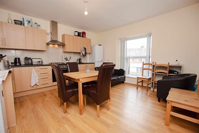 3 Bedroom Apartment To Rent In Katie Road, Birmingham, West Midlands, B29