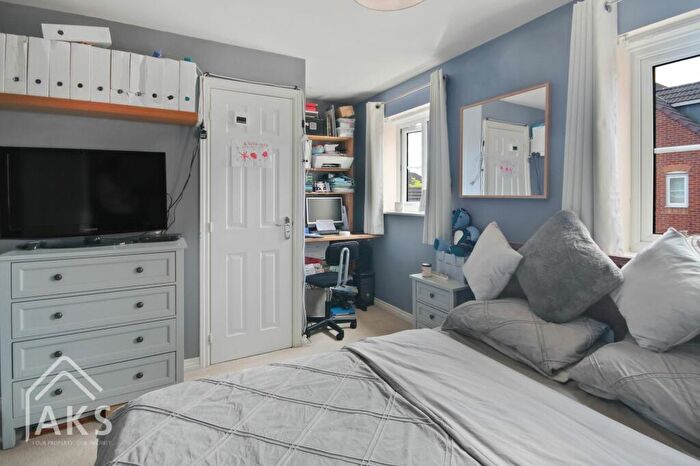 3 Bedroom End Of Terrace House For Sale In Eden Close, Hilton, DE65