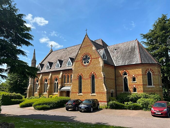 3 Bedroom Flat For Sale In Orphanage Road, Watford, WD24