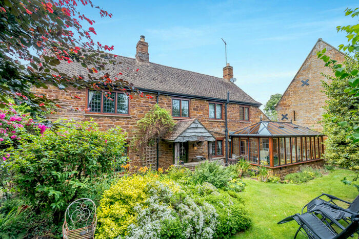 3 Bedroom Cottage For Sale In Blacksmiths Lane Eydon Daventry, Northamptonshire, NN11