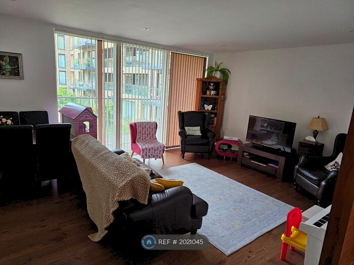 2 Bedroom Flat To Rent In Merlin Court, London, SE3
