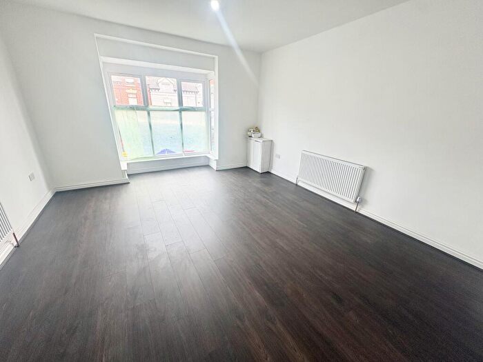 1 Bedroom Apartment To Rent In Cape Hill., B66