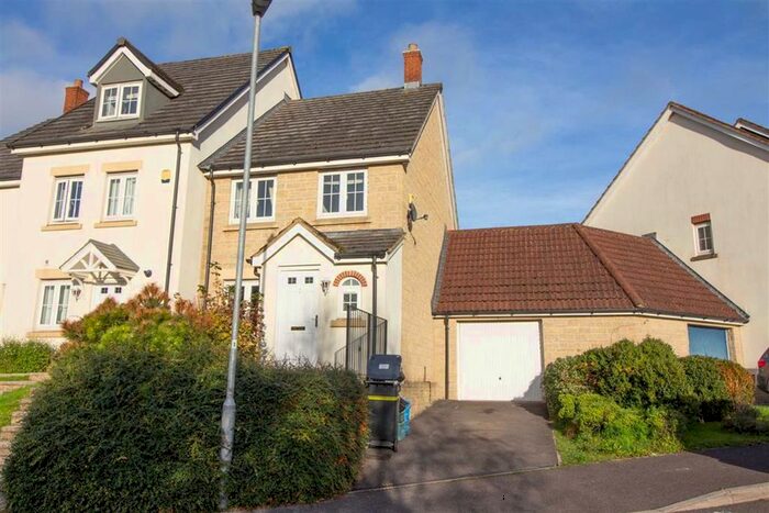 3 Bedroom Terraced House To Rent In Hillside Drive, Frome BA11