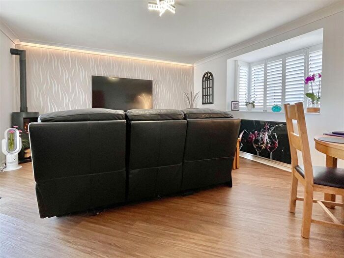 2 Bedroom Bungalow For Sale In Nightingale Drive, Weymouth, DT3