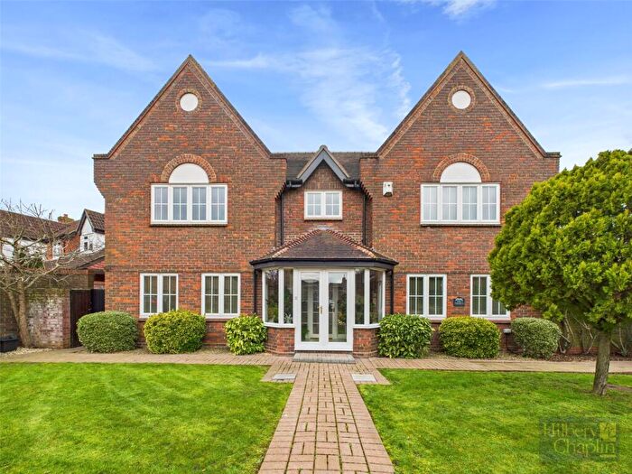 5 Bedroom Detached House For Sale In Lake View, Langdon Hills, Basildon, Essex, SS16