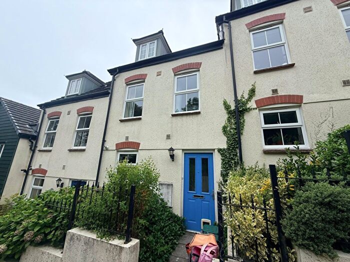 3 Bedroom Property To Rent In Sparnock Grove, Truro, TR1