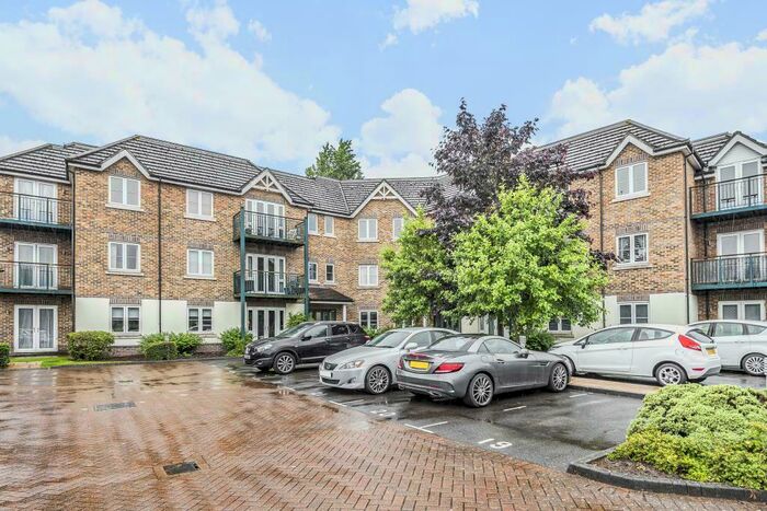 2 Bedroom Apartment To Rent In Maidenhead, Berkshire, SL6
