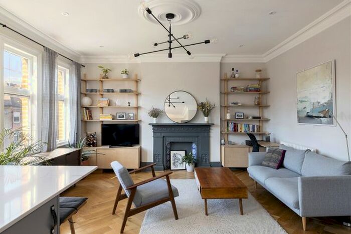 1 Bedroom Flat To Rent In Thirlmere Road, London, SW16