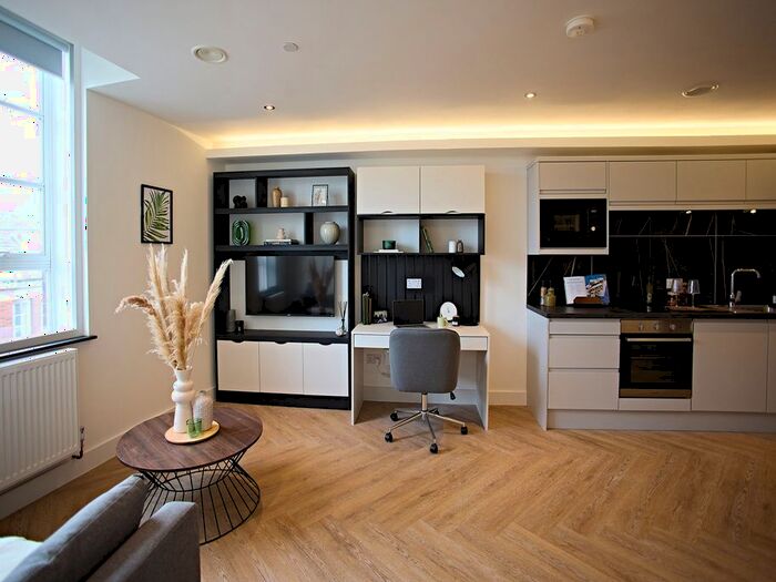 1 Bedroom Flat To Rent In Apt, Live Oasis Eastgate #, LS2