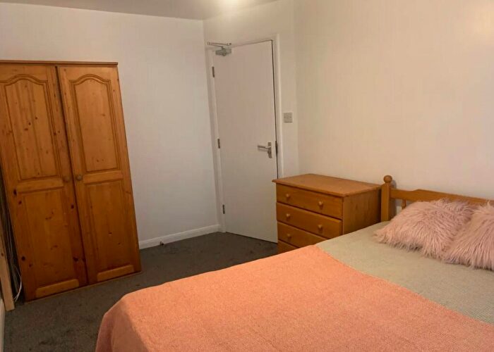 5 Bedroom Apartment To Rent In Lawn Road, London, NW3