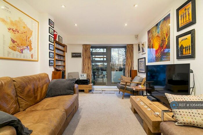 2 Bedroom Flat To Rent In Rotherhithe Street, London, SE16