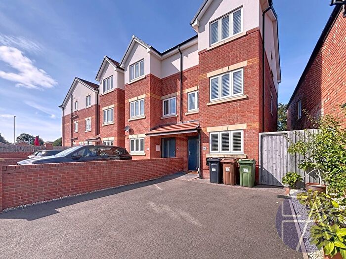 3 Bedroom Town House For Sale In Lyons Road, Southport, Merseyside, PR8