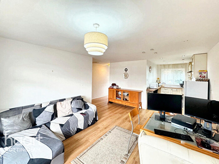 1 Bedroom Maisonette For Sale In Woodlane Gardens, Nottingham, NG3