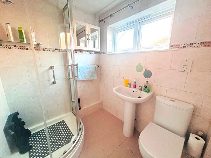 2 Bedroom Semi-Detached Bungalow For Sale In Lingfield Road, Evesham, WR11