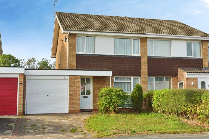 3 Bedroom Semi Detached House For Sale In Pentlands, Fullers Slade, Milton Keynes, MK11