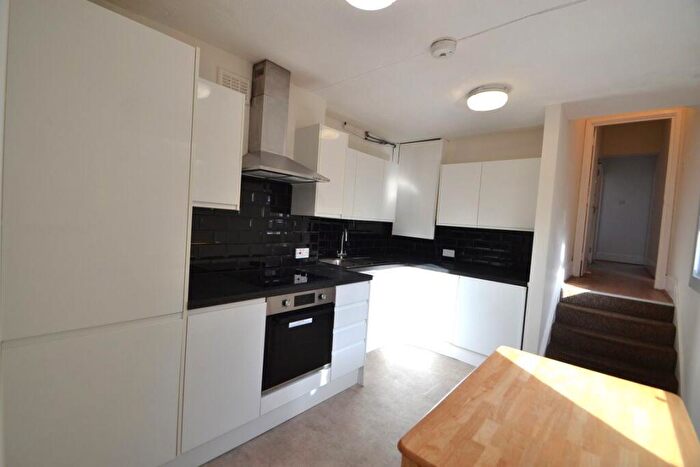 2 Bedroom Flat To Rent In Great Value - Refurbished Flat In Neasden, NW10