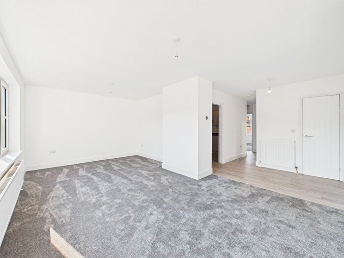 2 Bedroom Detached Bungalow For Sale In Grizedale, Hull, HU7