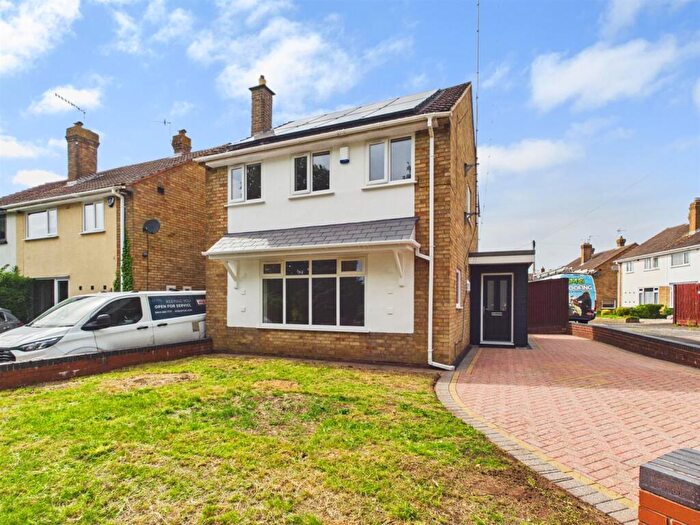 3 Bedroom Detached House For Sale In Stourbridge Road, Kidderminster, DY10