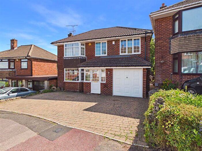 4 Bedroom Detached House For Sale In Netherfields Crescent, Dronfield, S18