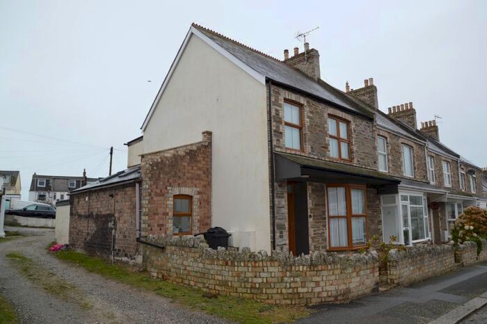3 Bedroom End Of Terrace House To Rent In Fernhill Road, Newquay, TR7