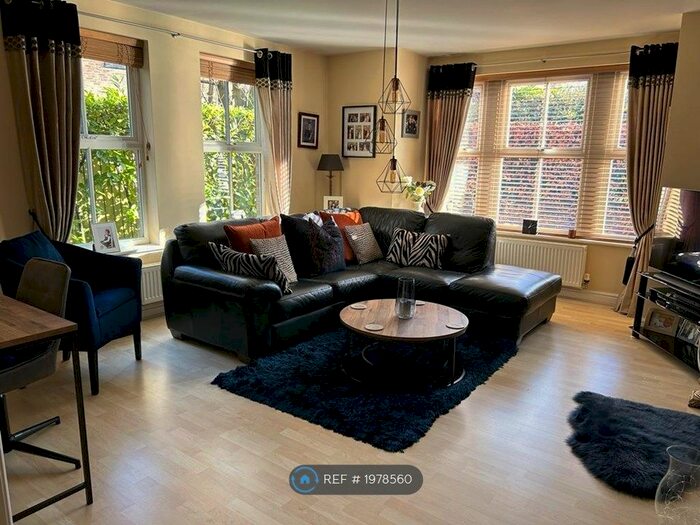 2 Bedroom Flat To Rent In Manor House, Alderley Edge, SK9