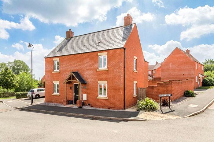4 Bedroom Detached House For Sale In Glebe Road, Roade, NN7