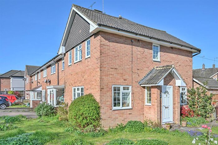 2 Bedroom End Of Terrace House For Sale In Running Waters, Brentwood, CM13