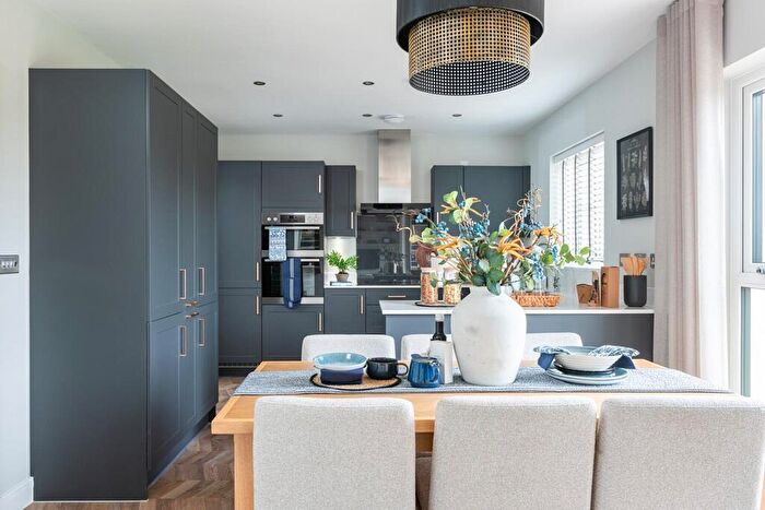 5 Bedroom Detached House For Sale In The Avenue Overstone Northants, NN6