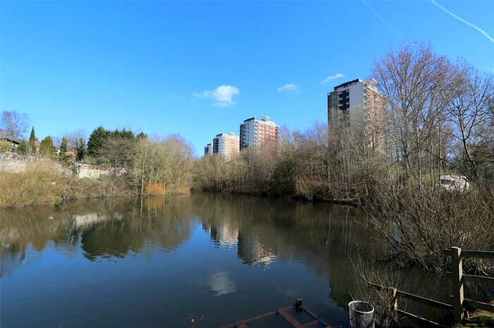 1 Bedroom Flat To Rent In Lakeside Rise, Manchester, M9