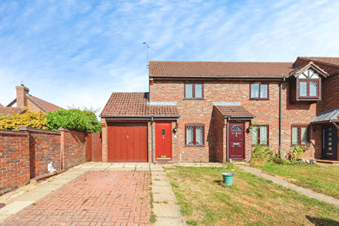 2 Bedroom Semi-Detached House To Rent In Anstey Close, Waddesdon, Aylesbury, HP18