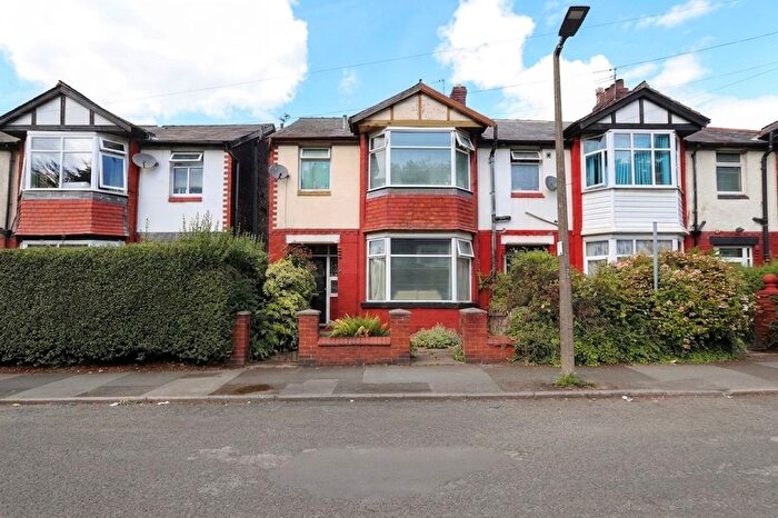 3 Bedroom End Of Terrace House For Sale In Albert Avenue, Prestwich, M25