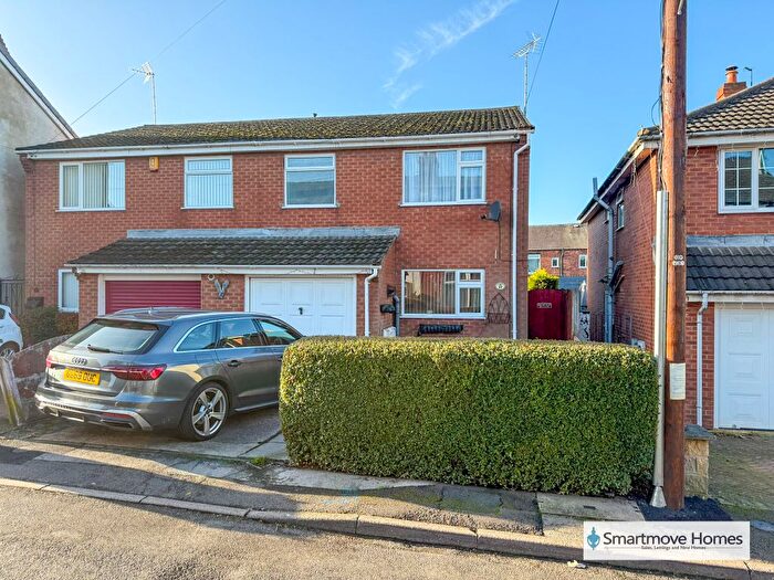 3 Bedroom Semi Detached House For Sale In Wall Street, Ripley, DE5