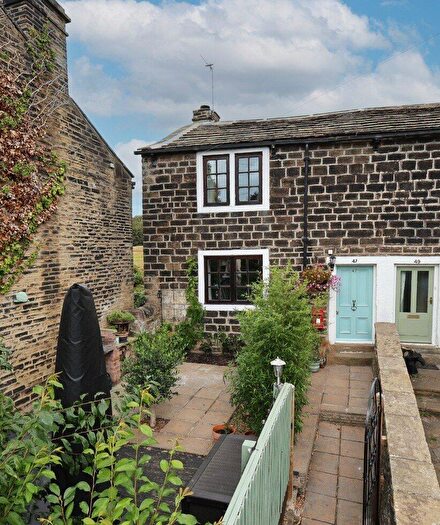 2 Bedroom Terraced House For Sale In Park Road, Thackley, Bradford, West Yorkshire, BD10