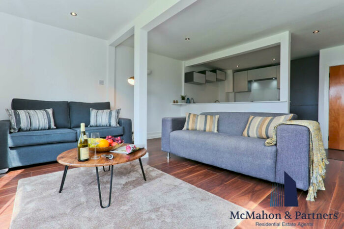 2 Bedroom Apartment To Rent In City Road, London, EC1Y