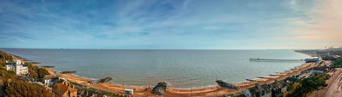 2 Bedroom Flat For Sale In Wolsey Court, Felixstowe, IP11