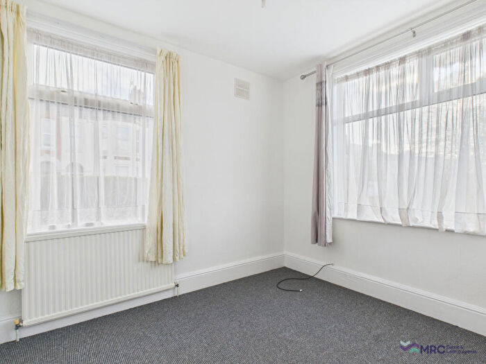 2 Bedroom Detached House To Rent In Ash Grove, Beverley Road, HU5