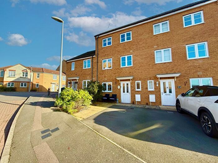 4 Bedroom Terraced House For Sale In Cooper Drive, Leighton Buzzard, LU7