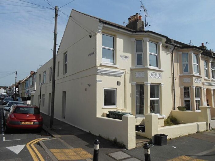 1 Bedroom Flat To Rent In Montgomery Street, Hove, BN3