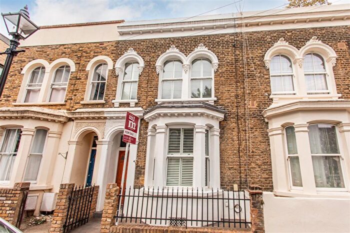 3 Bedroom Terraced House For Sale In Strahan Road, Mile End, E3
