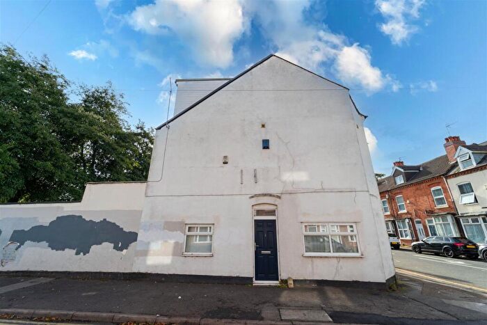 5 Bedroom House To Rent In Dale Road, Birmingham, West Midlands, B29