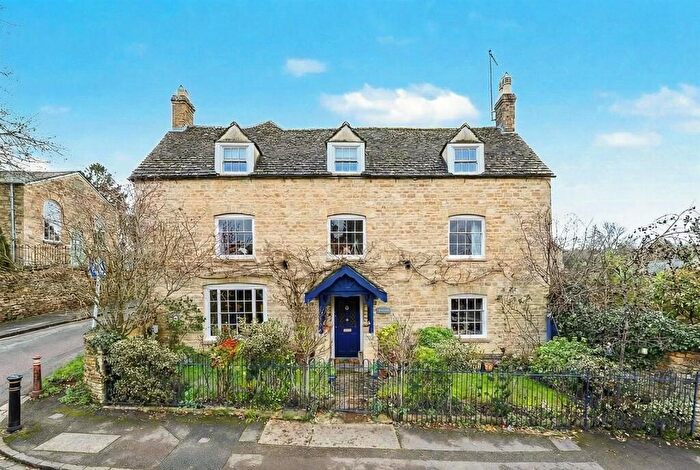 5 Bedroom Town House For Sale In Hixet Wood, Charlbury, OX7